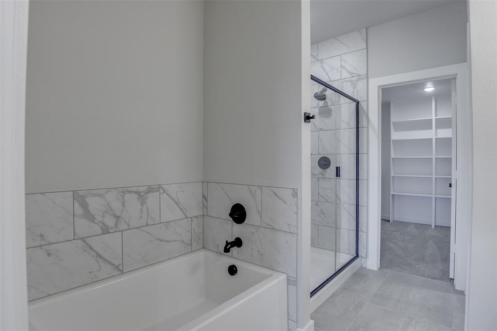 EDGEWOOD ESTS - Residential Lease