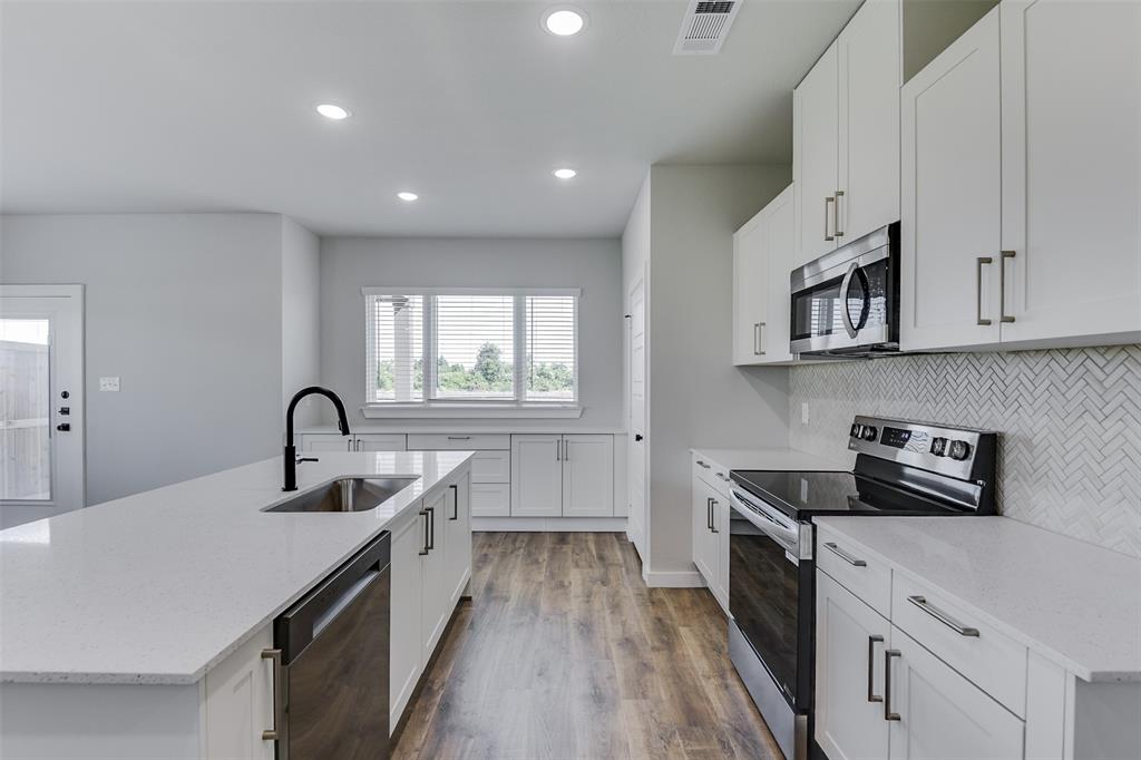 EDGEWOOD ESTS - Residential Lease