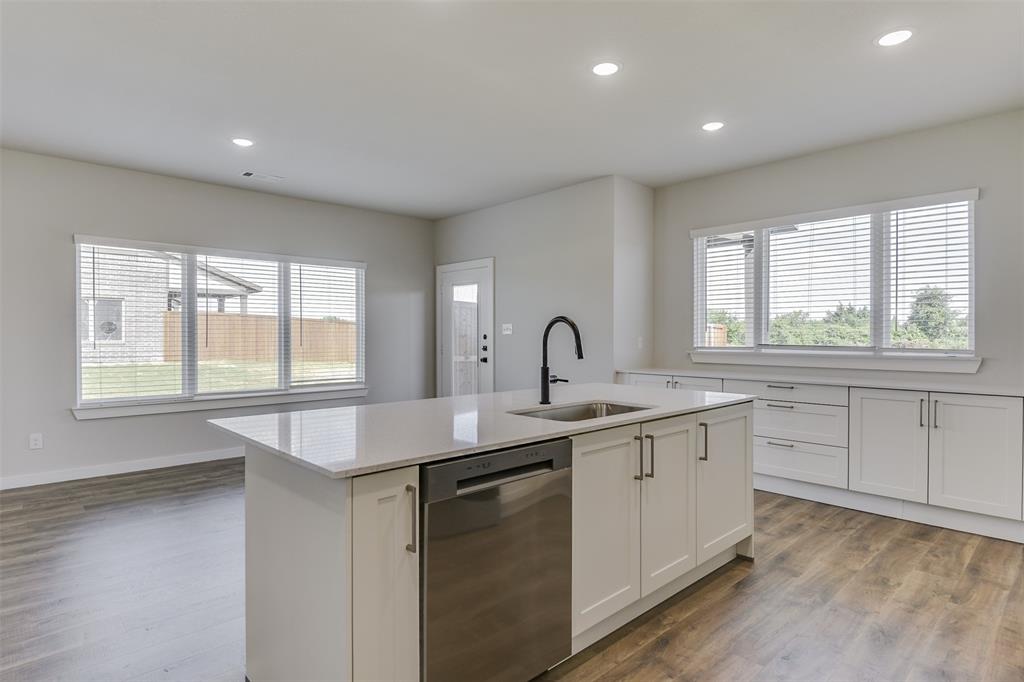 EDGEWOOD ESTS - Residential Lease