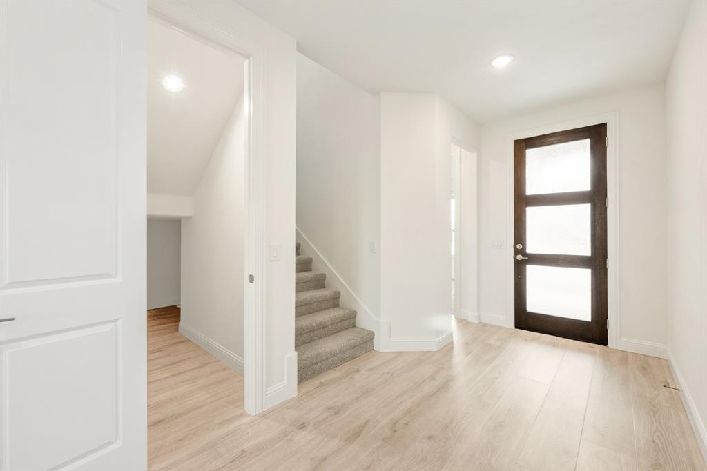2300 Legacy Oaks Lane