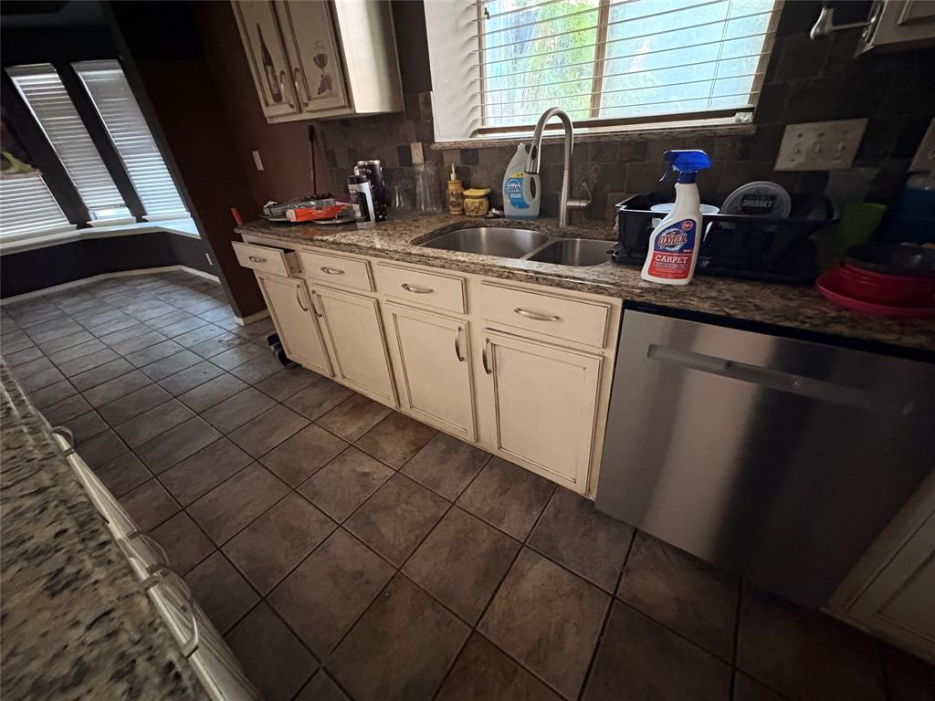 4724 Maple Hill Drive