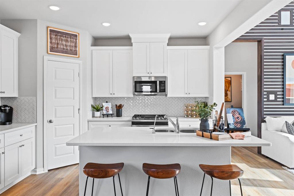2101 Lone Oak Trail