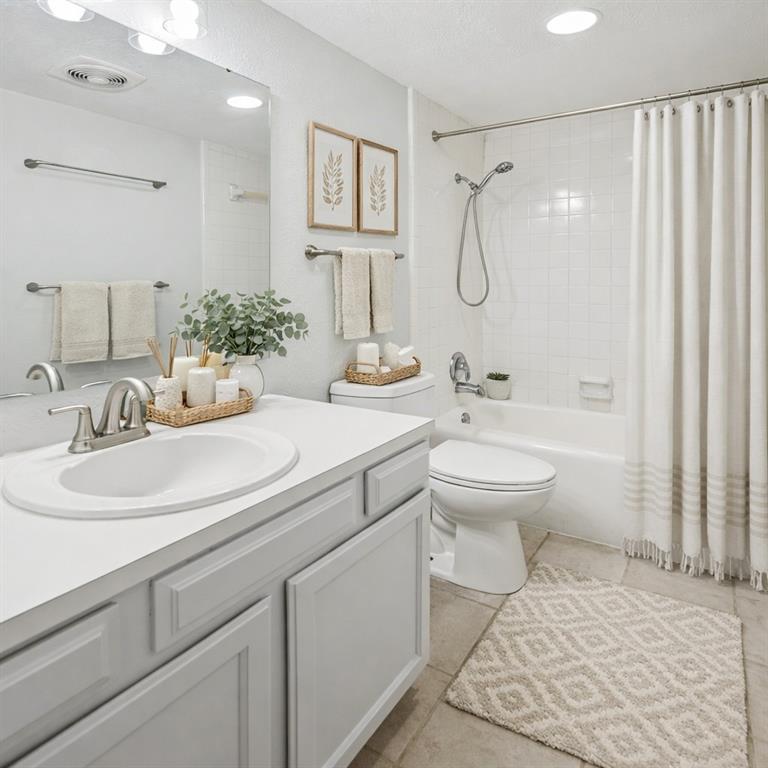 Shady Brook Twnhs Add - Residential