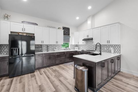 Photo of 248 Private Road 6420, Alba, TX 75410 (MLS # 21329751)