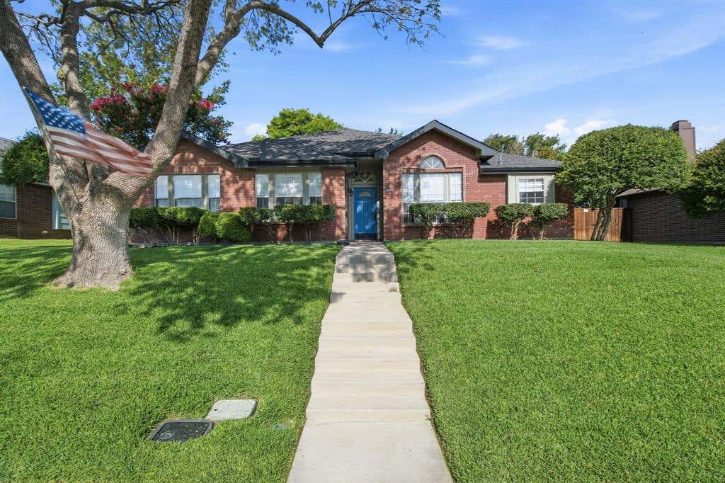 Photo of 2074 Briarcliff Road, Lewisville, TX 75067 (MLS # 21301847)