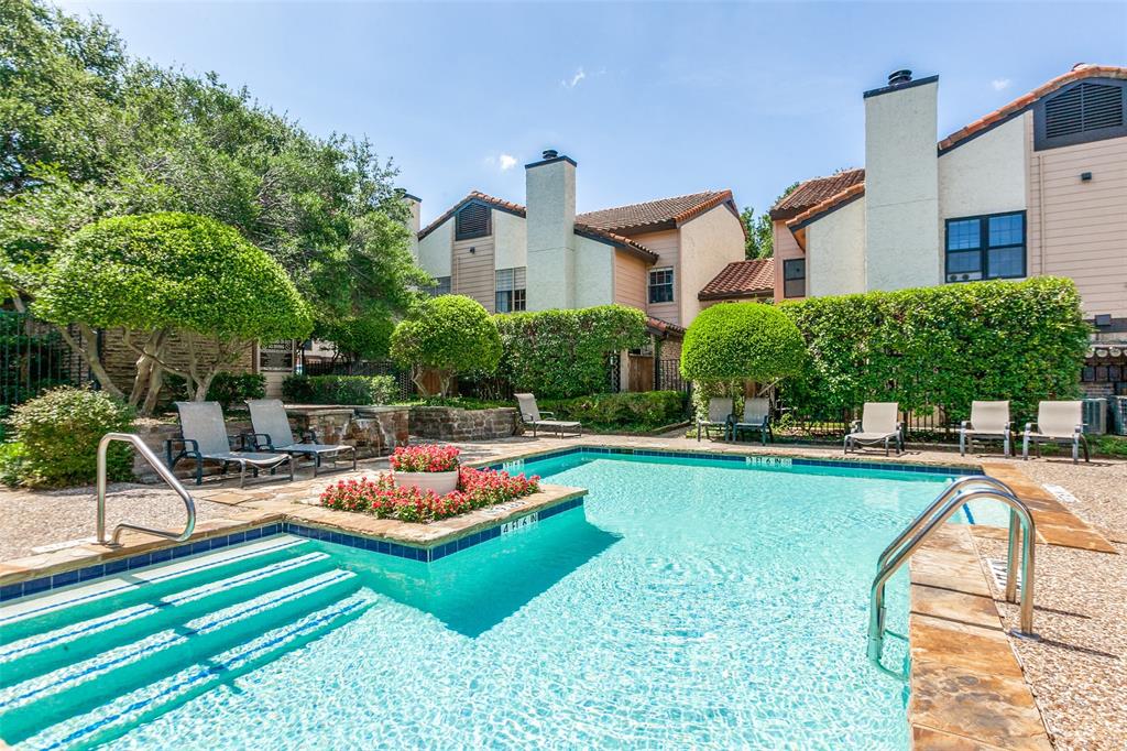 Preston Oaks Crossing Condos 01 & 02 - Residential