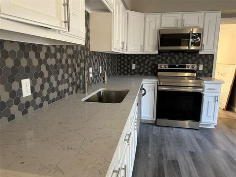 2922 Field Street Haltom City TX 76117
