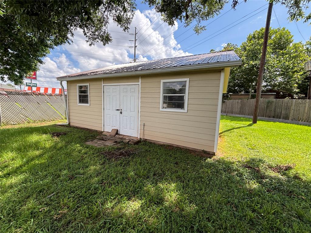 Central Plaza Sub - Residential Lease