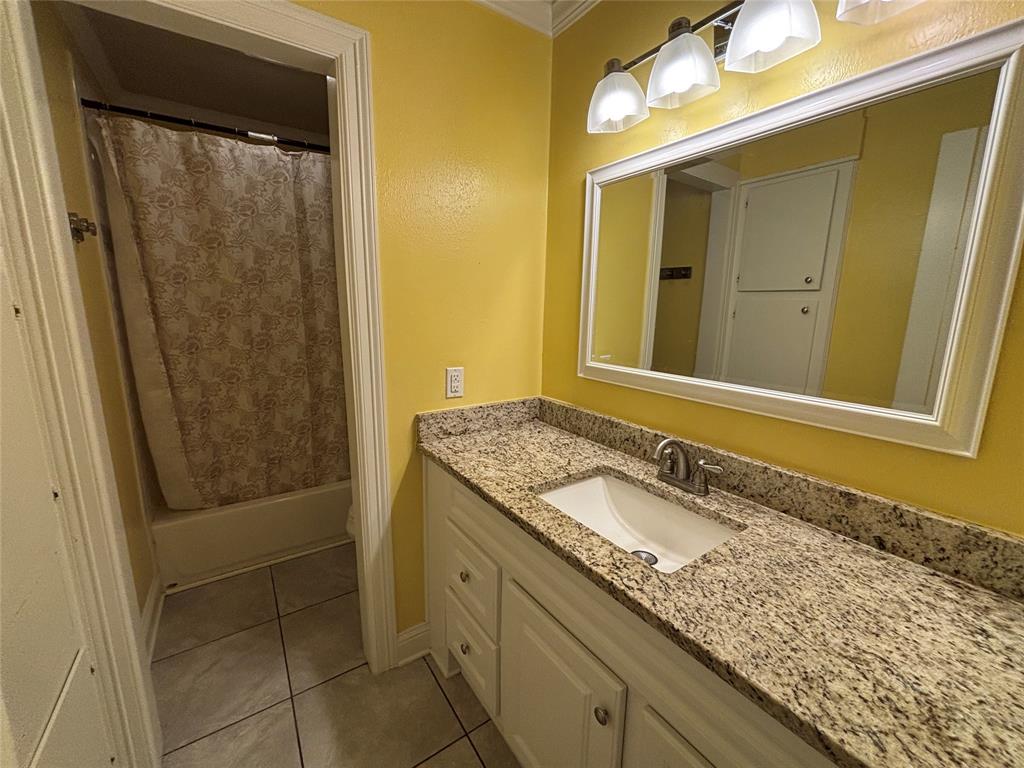 Central Plaza Sub - Residential Lease