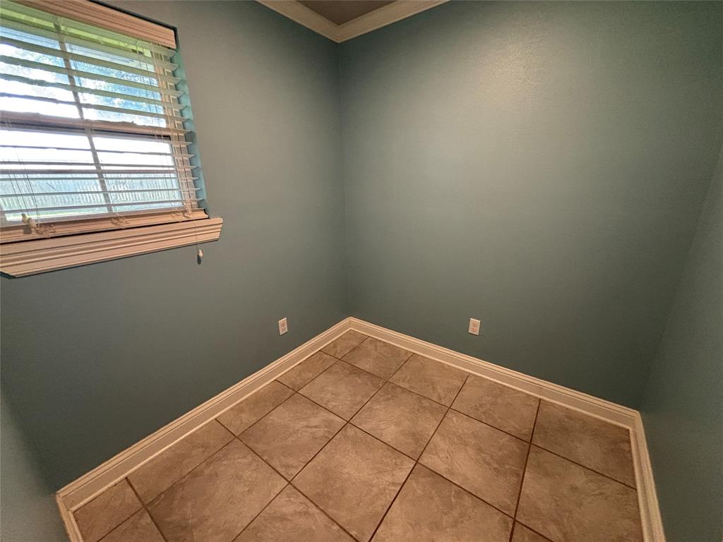 Central Plaza Sub - Residential Lease