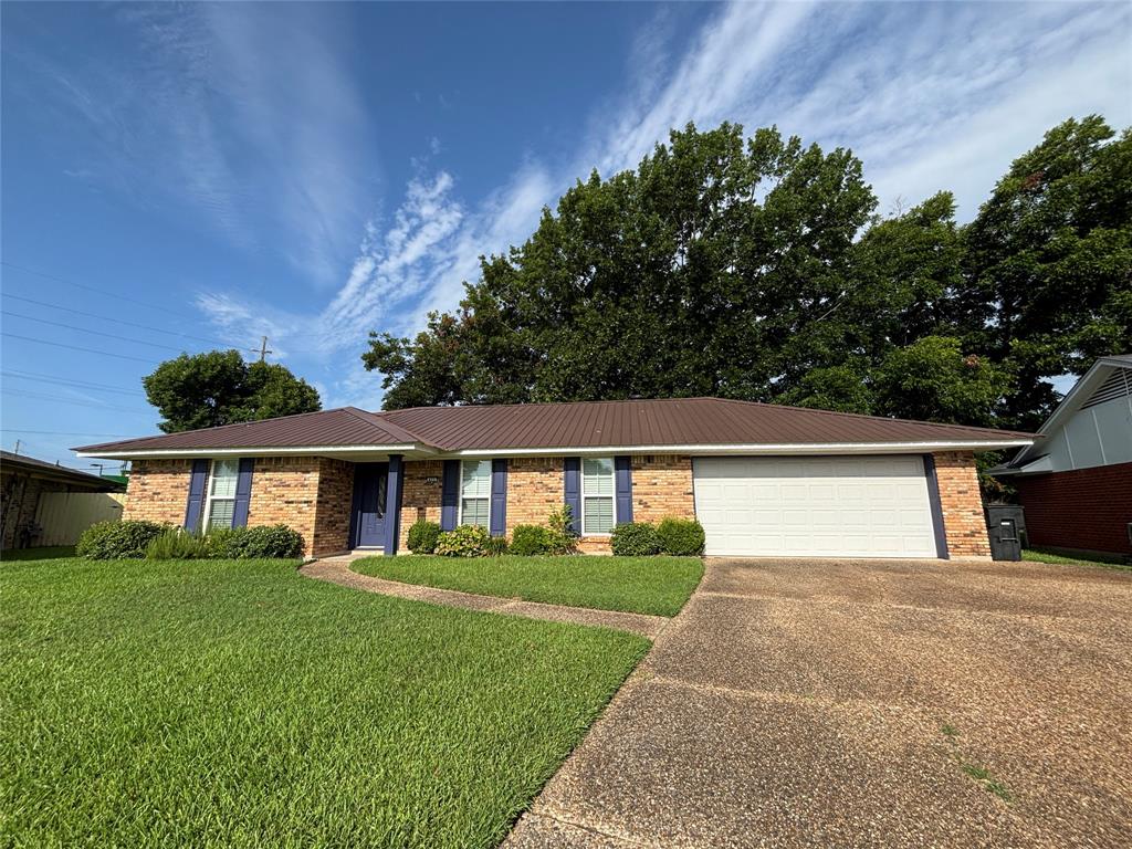 Central Plaza Sub - Residential Lease