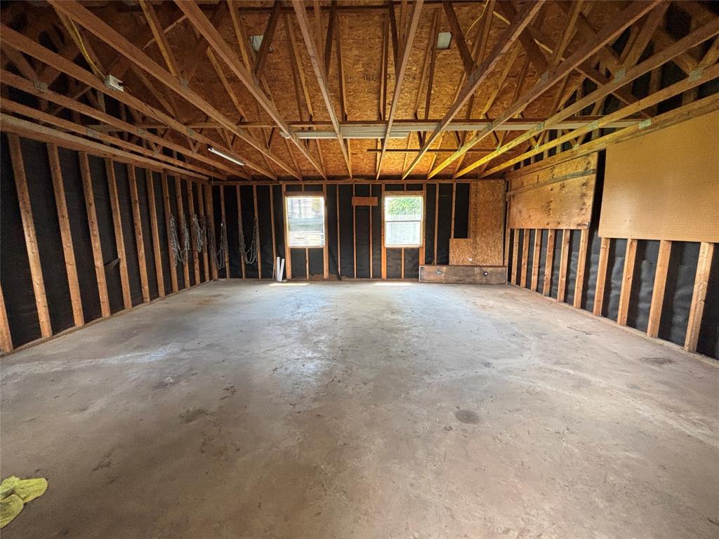 Central Plaza Sub - Residential Lease