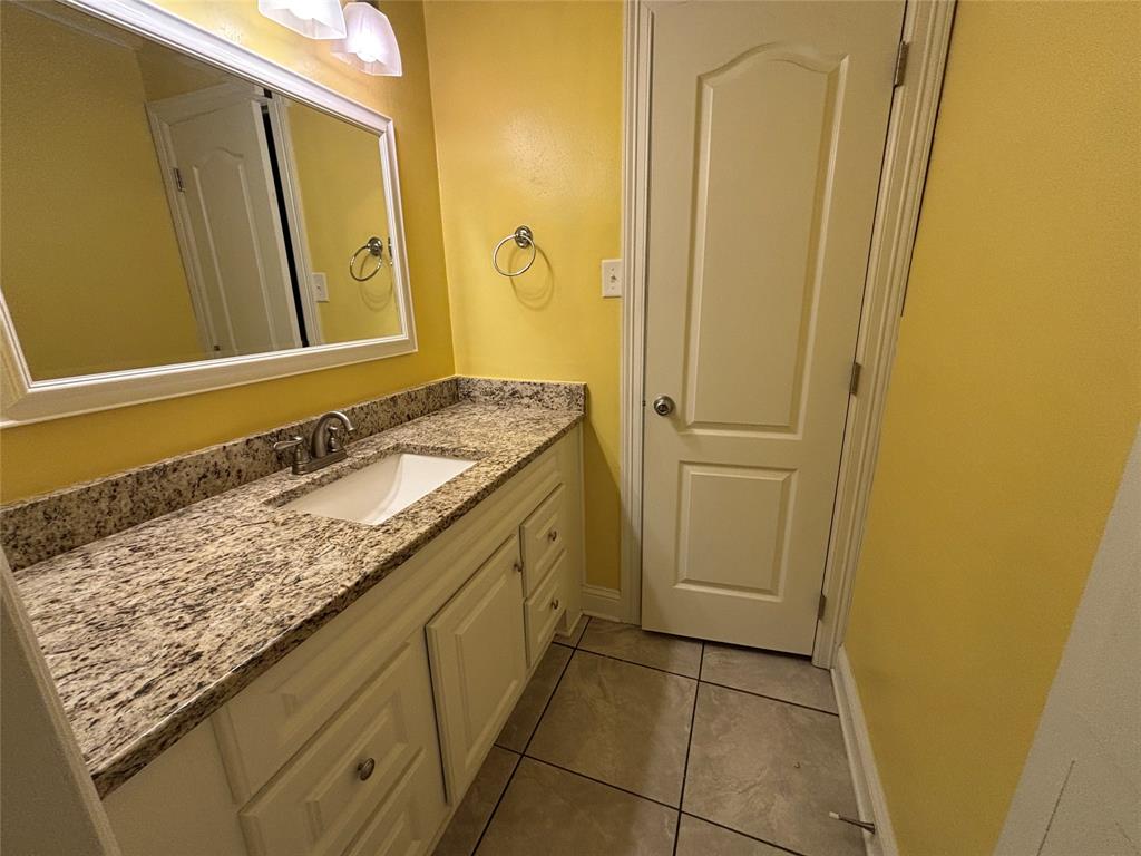 Central Plaza Sub - Residential Lease