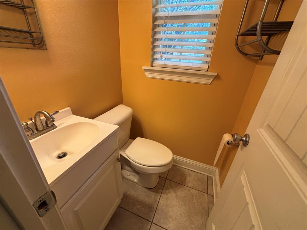 Central Plaza Sub - Residential Lease