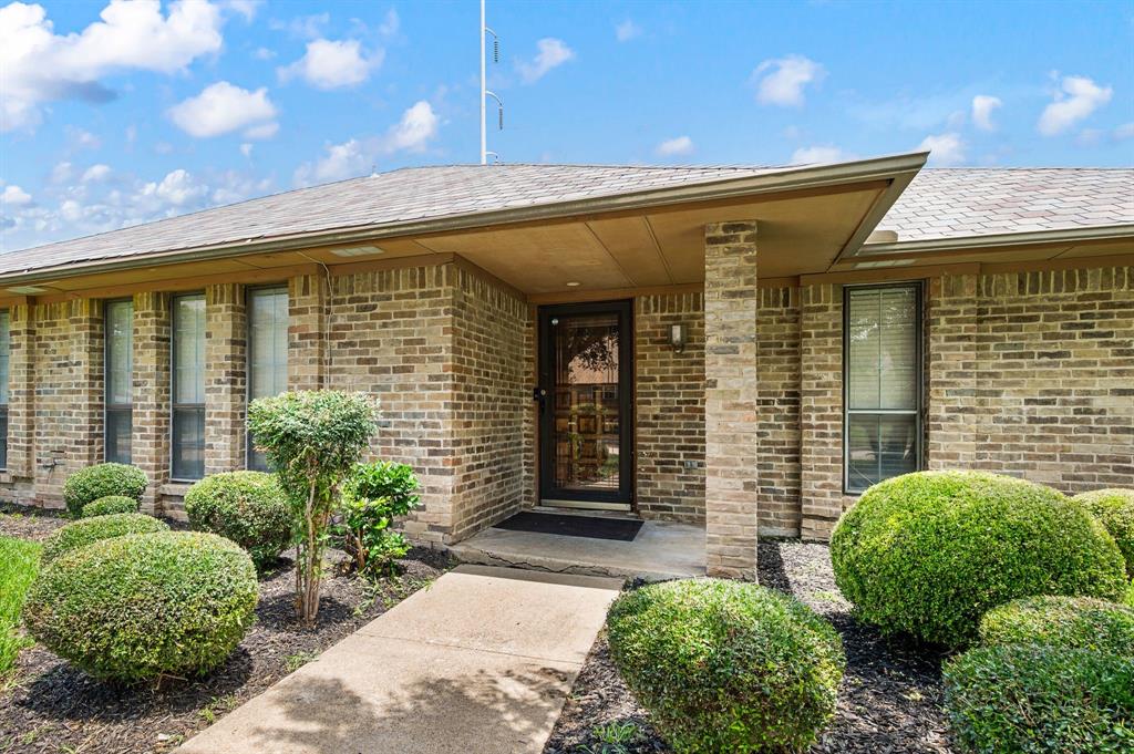 8709 Forest Green Drive