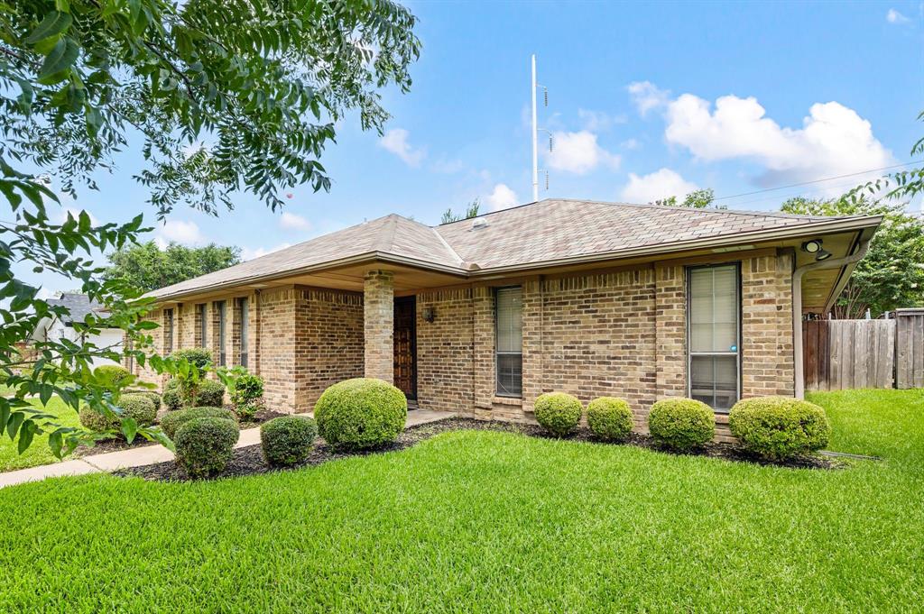 8709 Forest Green Drive