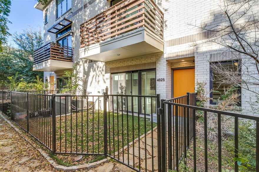 Luxury meets functionality in this tri-level townhome, a beacon of modern elegance now available for lease. With 2 beds and 3.5 baths, including a first-floor office or potential third bedroom, it's a flexible haven. Open spaces, a chef’s kitchen, and a balcony blend seamlessly. The primary suite offers dual vanities, a separate shower, and two walk-in closets. The oversized 2-car garage ensures practical living. Positioned in the heart of Oak Lawn, enjoy the proximity to dining, grocery, and coffee spots. With Lee Park and Katy Trail just blocks away, this residence epitomizes contemporary urban living. Available with the current furnishings or vacant. Your sanctuary awaits!