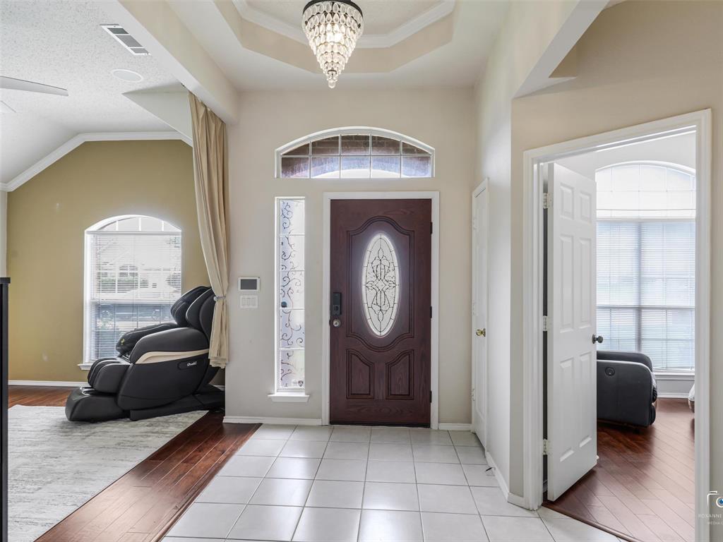 7604 Naples Lane