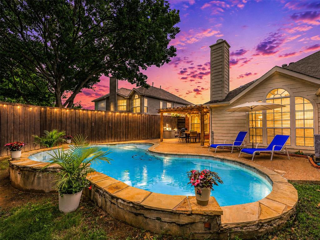 7604 Naples Lane