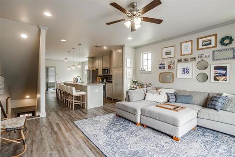 Tiny photo for 2539 Mccart Avenue, Fort Worth, TX 76110 (MLS # 21005278)