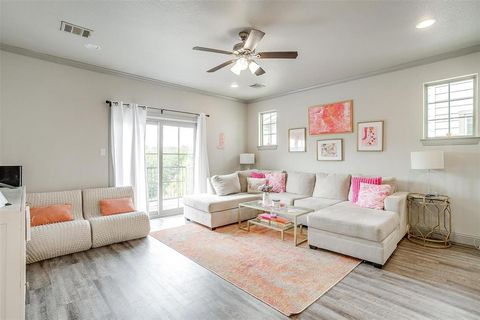 Tiny photo for 2539 Mccart Avenue, Fort Worth, TX 76110 (MLS # 21005278)