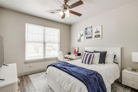 Tiny photo for 2539 Mccart Avenue, Fort Worth, TX 76110 (MLS # 21005278)