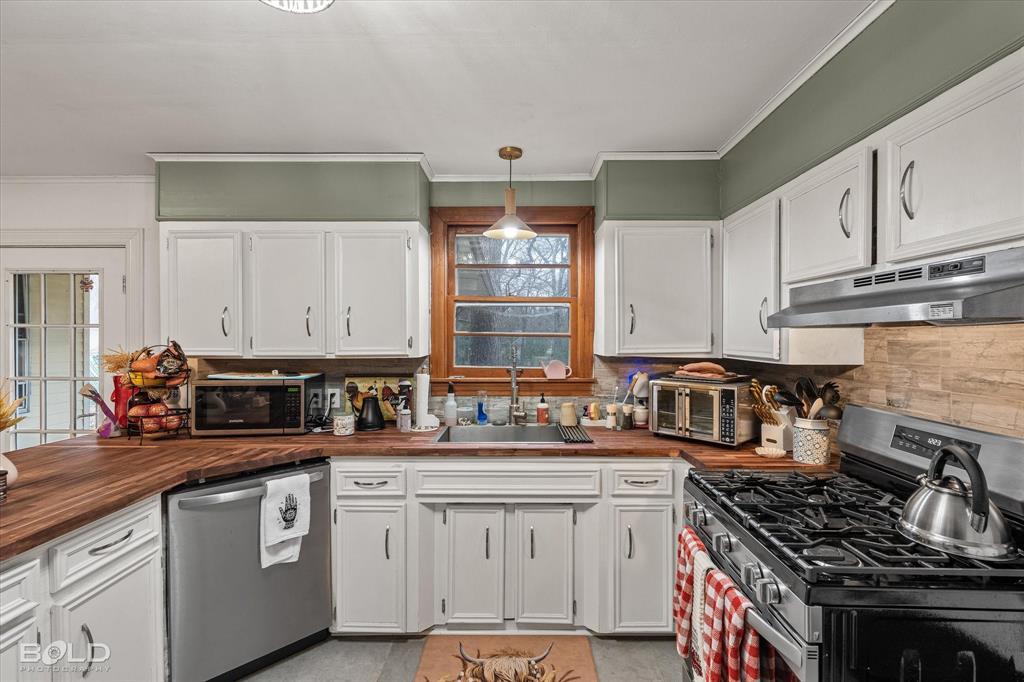 305 Greenwood Street