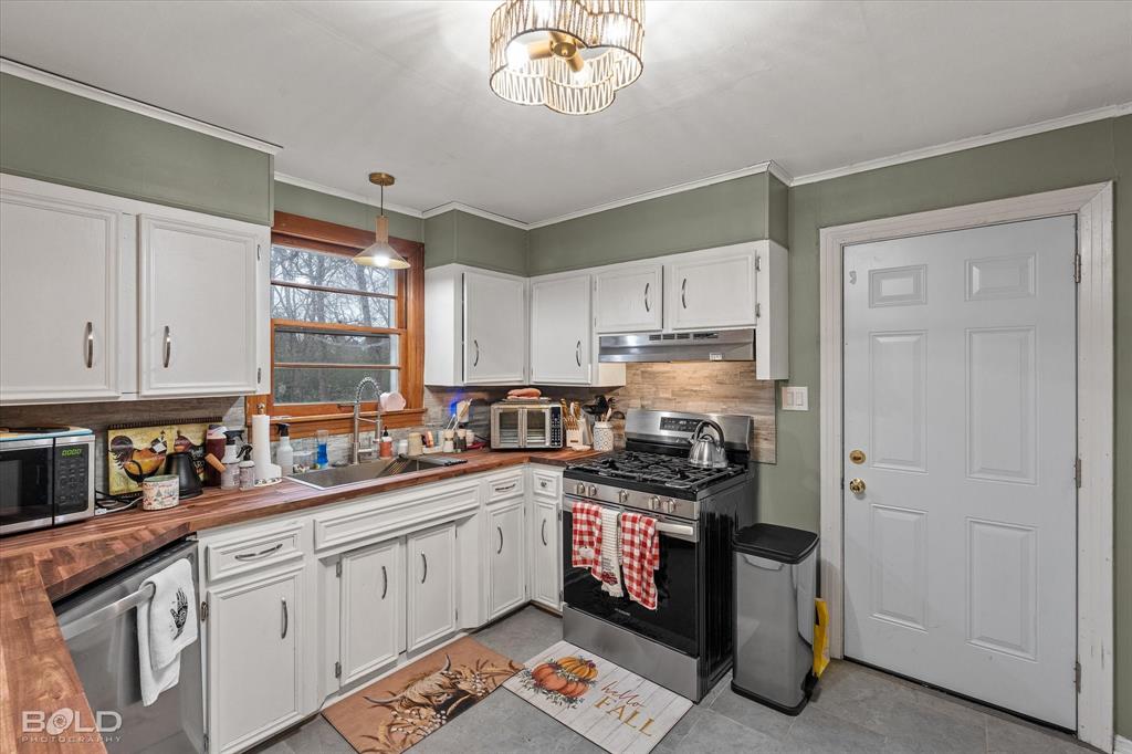 305 Greenwood Street