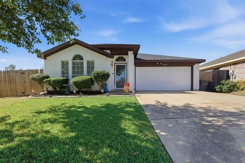Photo of 8105 Cannonwood Drive, Fort Worth, TX 76137 (MLS # 21100617)