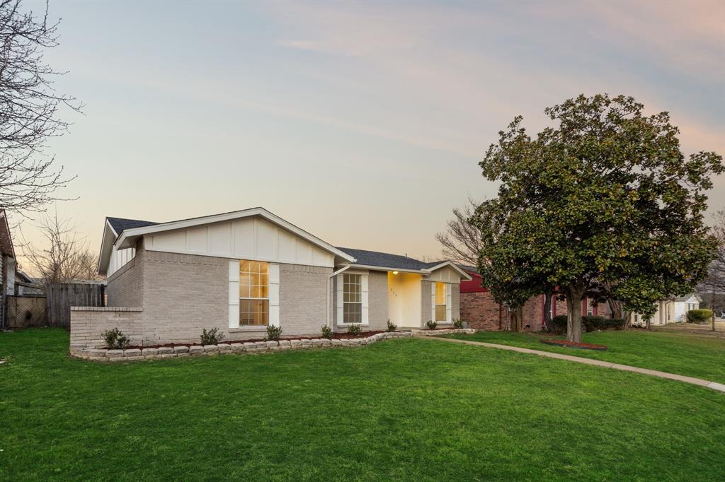 923 Roaming Road Drive