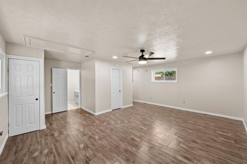 Lake Brenda - Residential