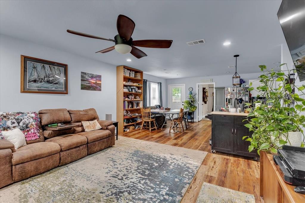 311 W Oak Street