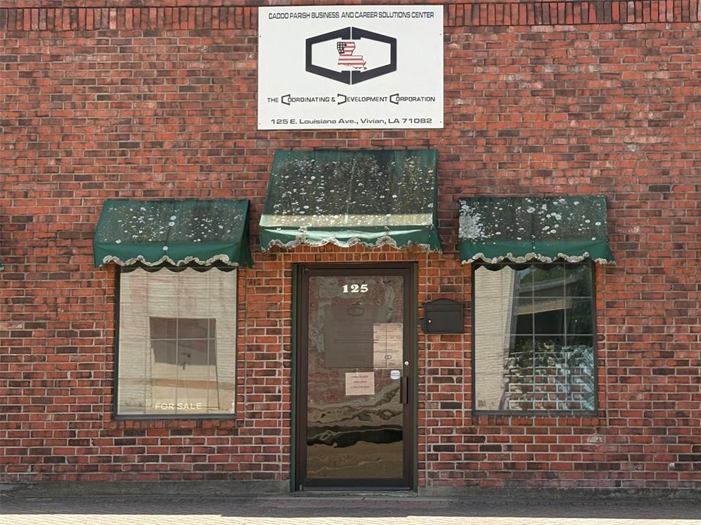 125 E Louisiana Avenue