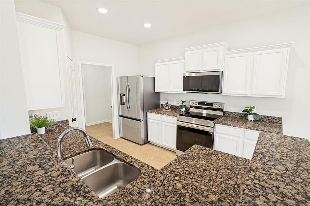 4225 Tower Lane