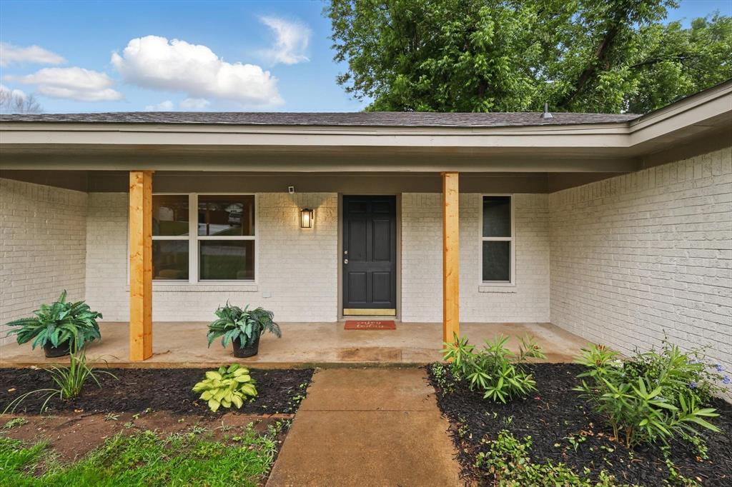 6304 Circleview Drive