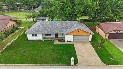 6304 Circleview Drive Haltom City TX 76180