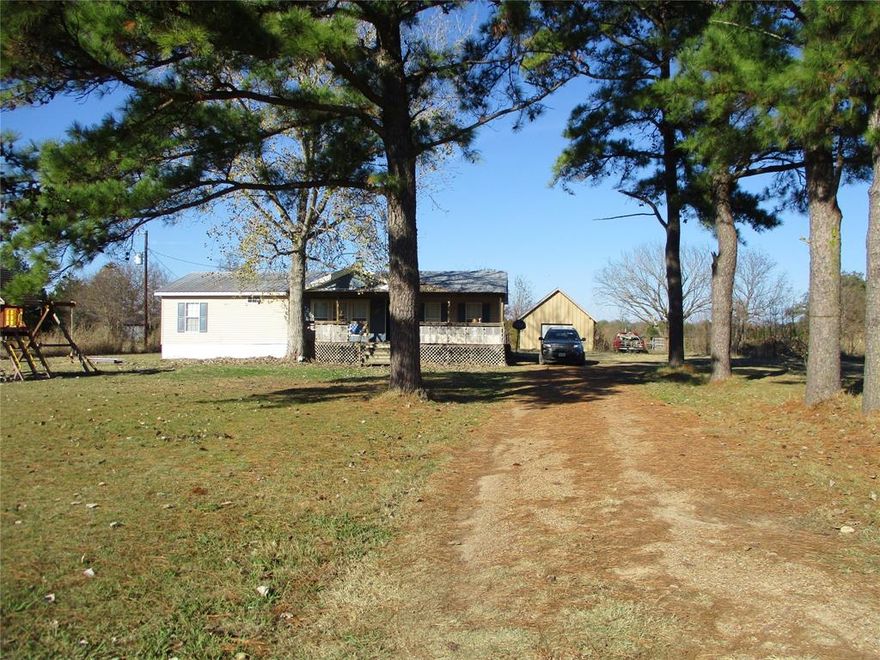 LOCATION! Spacious 3 BR, 2 BA, home sitting on 1 acre on a quiet road with little traffic. You are less than 2 miles from the highly sought after Sam Rayburn Schools! The master bath has two closets, large tub, and a separate walk in shower. The living room has a wood burning fireplace and open to the kitchen area. This acre has plenty room for chickens and a garden. There is also, a new storm shelter on the property. Ivanhoe, TX is a great place to raise a family for that small town community feeling.