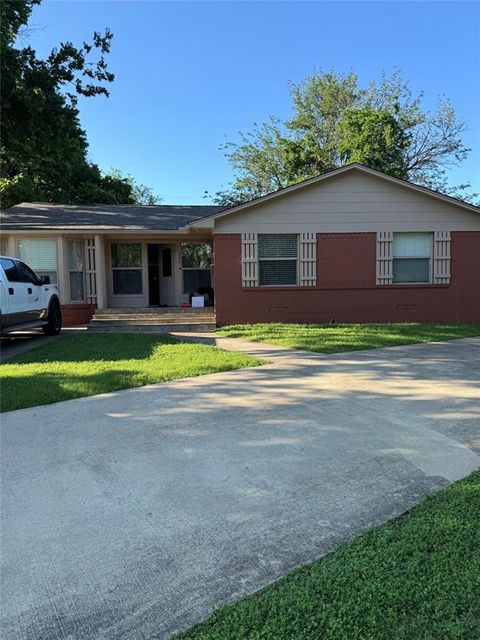 400 Vernet Street Richardson TX 75080