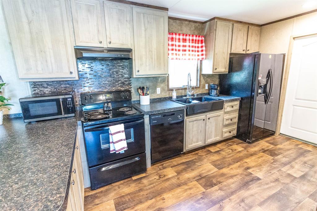 JNO E ROOF, TRACT 60.01 - Residential