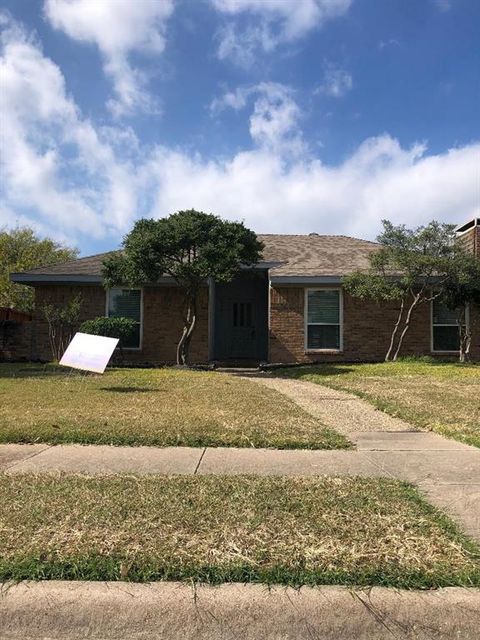 Photo of 3201 Saddlehead Drive, Plano, TX 75075 (MLS # 21097929) Photo of 3201 Saddlehead Drive, Plano, TX 75075 (MLS # 21097929)