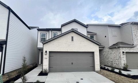 Photo of 2549 Lost Maples Lane, Dallas, TX 75228 (MLS # 21212320)