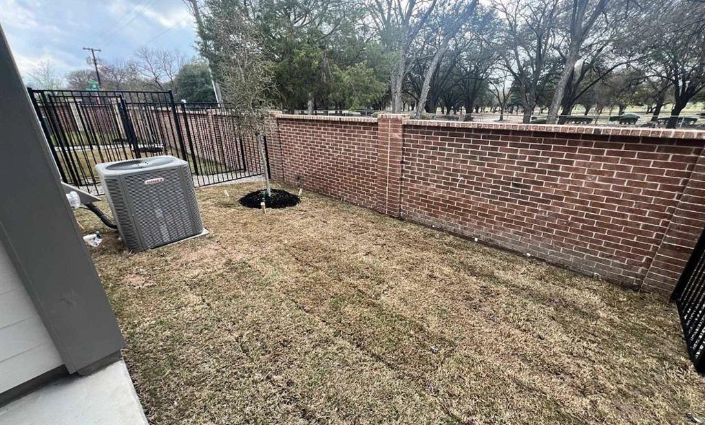 Sereno Oaks at Buckner Terrace - Residential