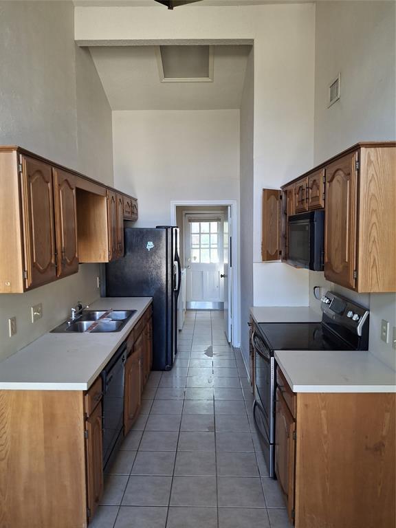 COLLIN GREENE CONDO - Residential