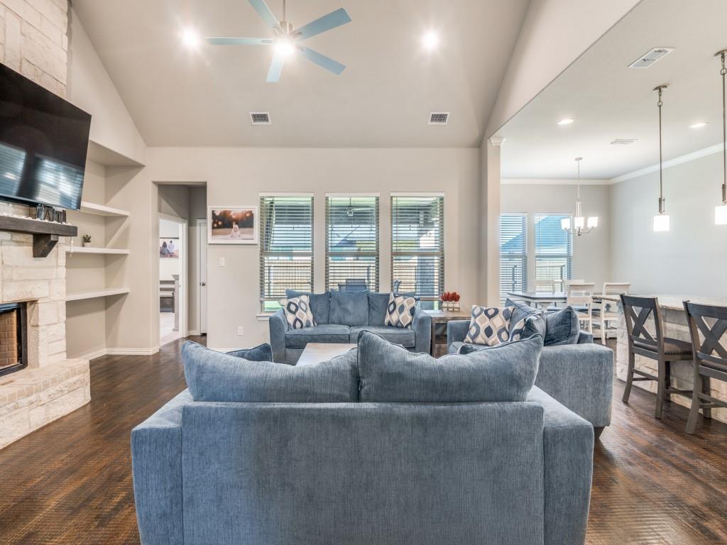 112 Steves Way