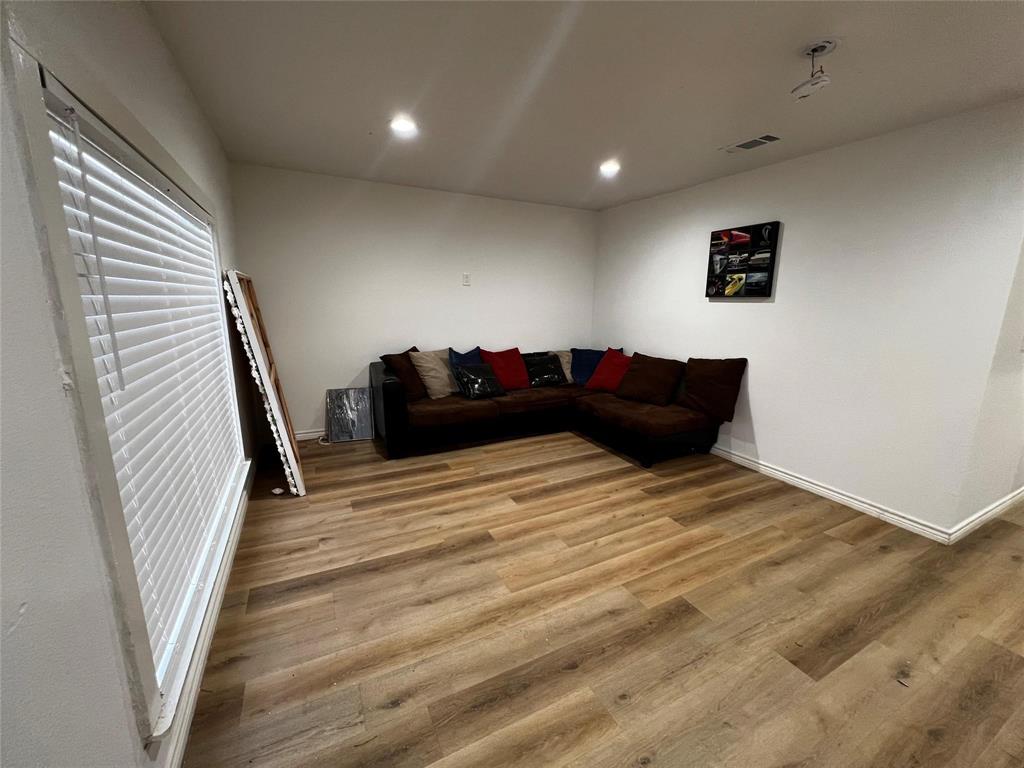 Gilroy Miss Carrie - Residential Income