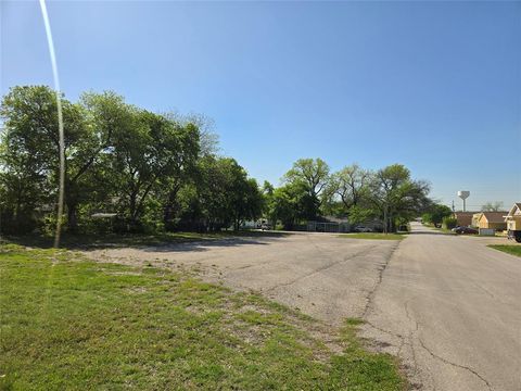 5840 Calloway Street Sansom Park TX 76114