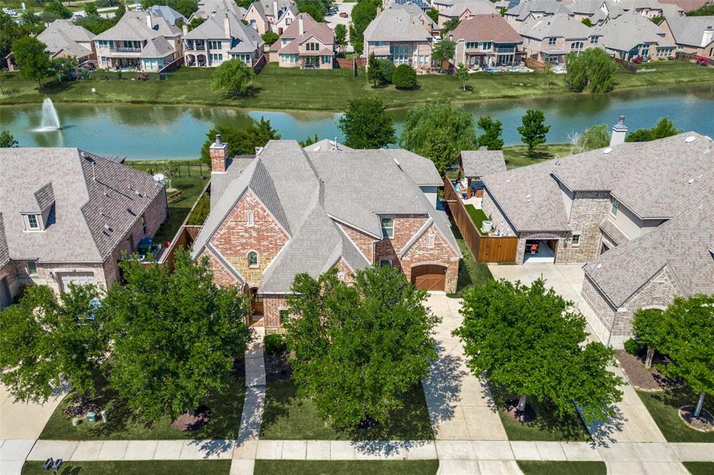 3321 Lochside