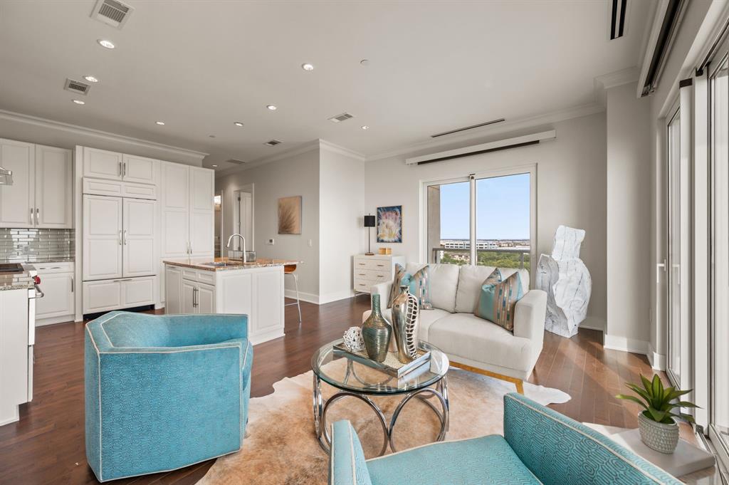 Lakeside Tower - Residential