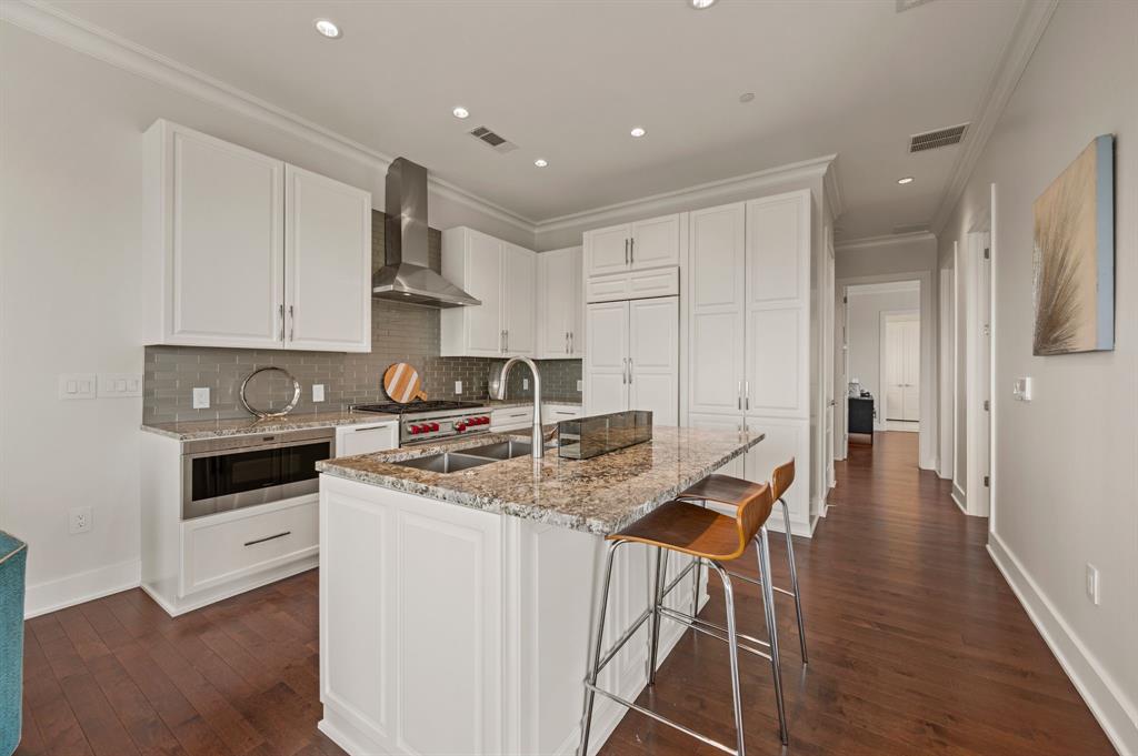 Lakeside Tower - Residential