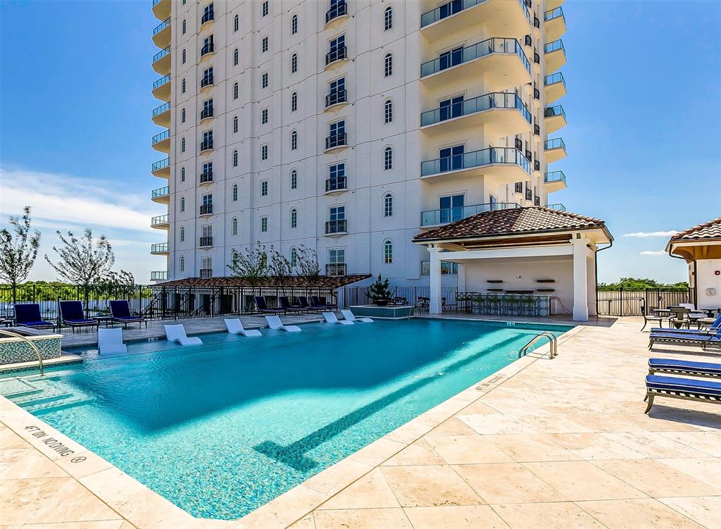 Lakeside Tower - Residential